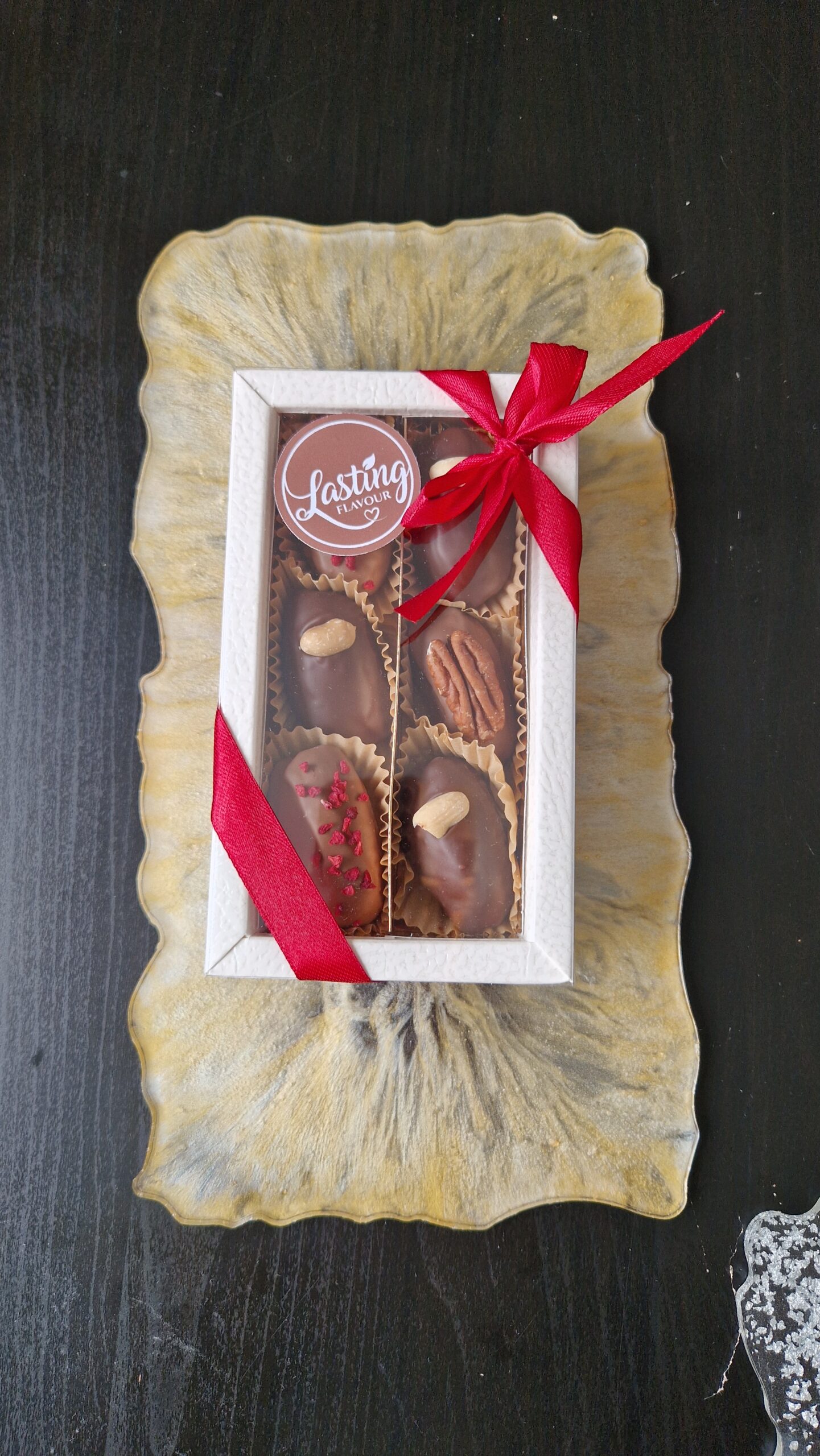 6-Date Luxury Gift Box – Signature Collection